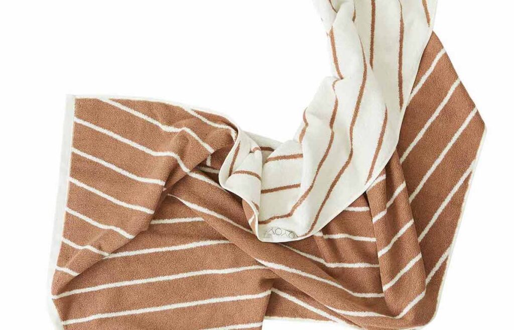 Raita - Blødt håndklæde i stribet design