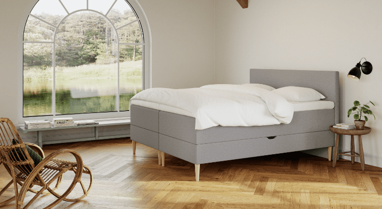 Astrid Fjäll - Håndbygget luksus seng med opbevaring