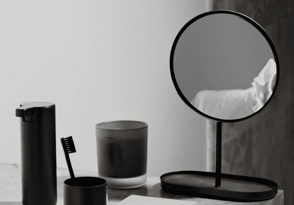 Modus - Elegant kosmetikspejl med et luksuriøst touch
