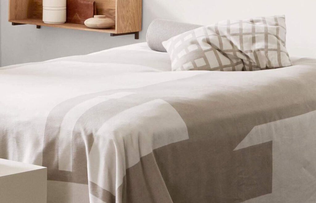 Contemporary - Let sengetæppe i dansk design