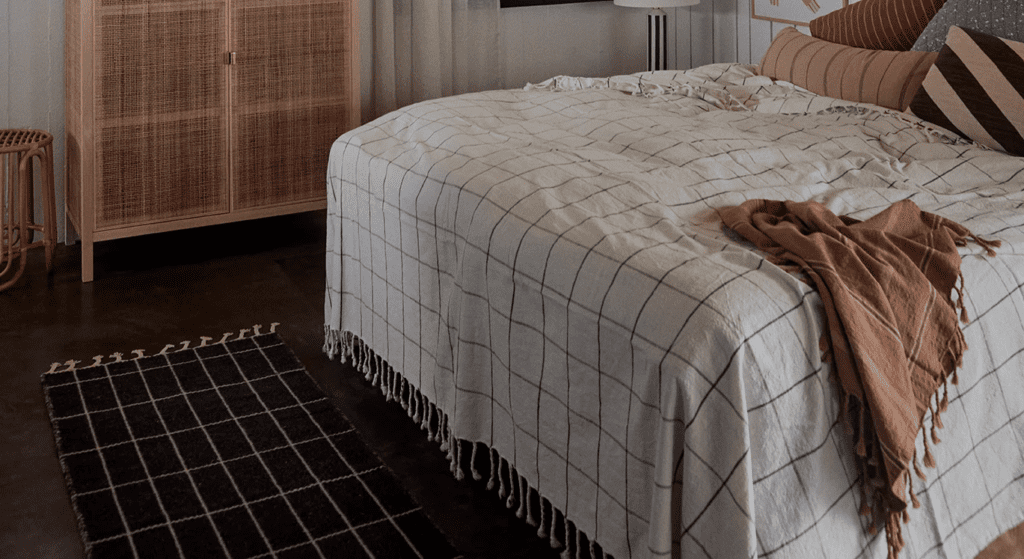 Grid - Ekstra stort tæppe i let og elegant design