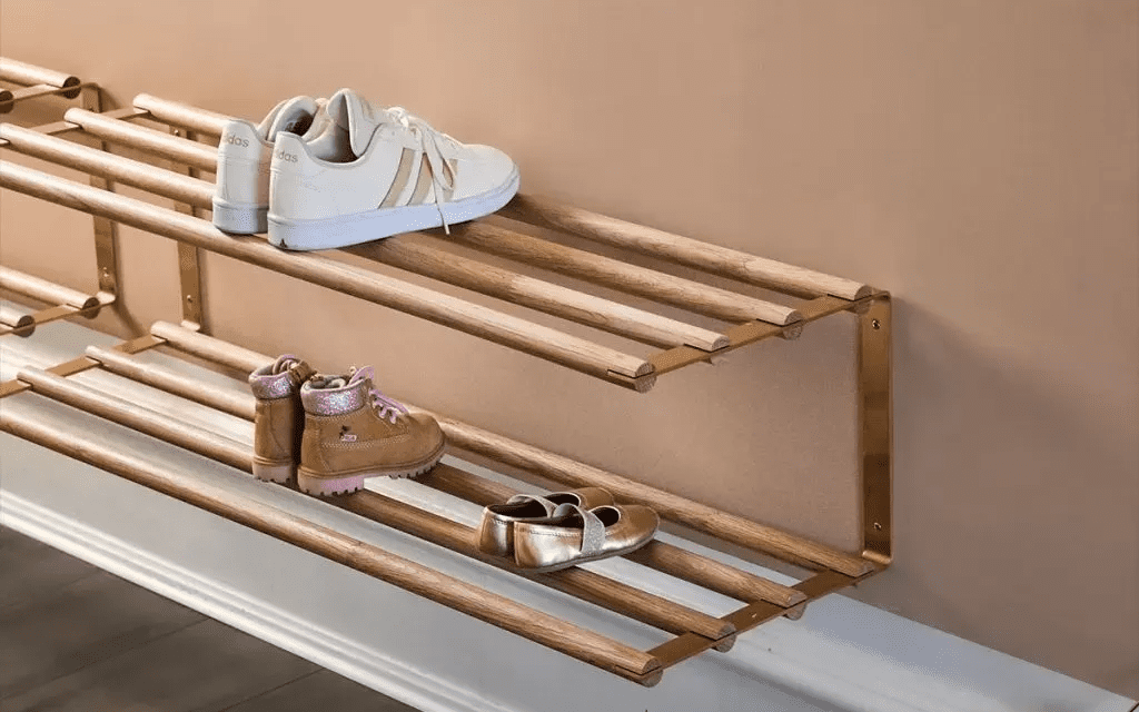 Væghængt skoreol i minimalistisk og elegant design