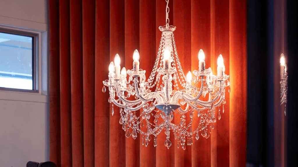 Imperial - Klassisk lysekrone i dansk design