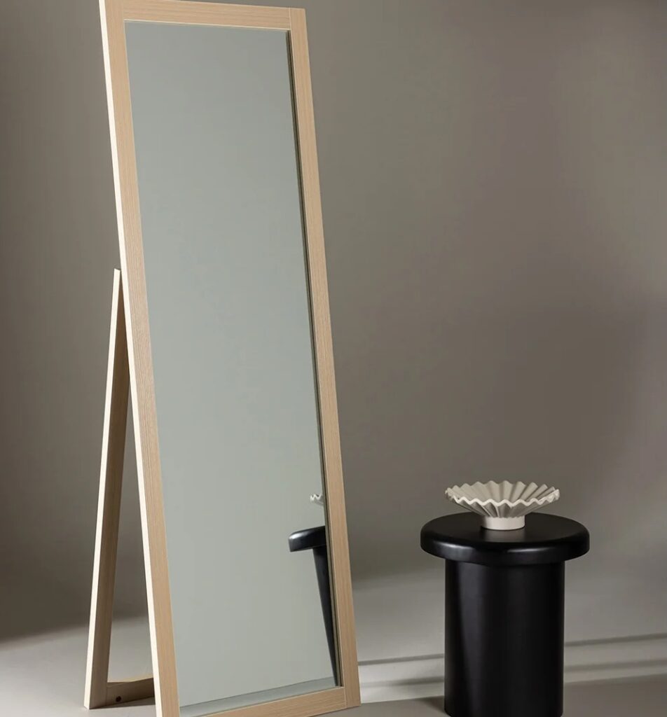 Sebring - Elegant spejl med robust ramme