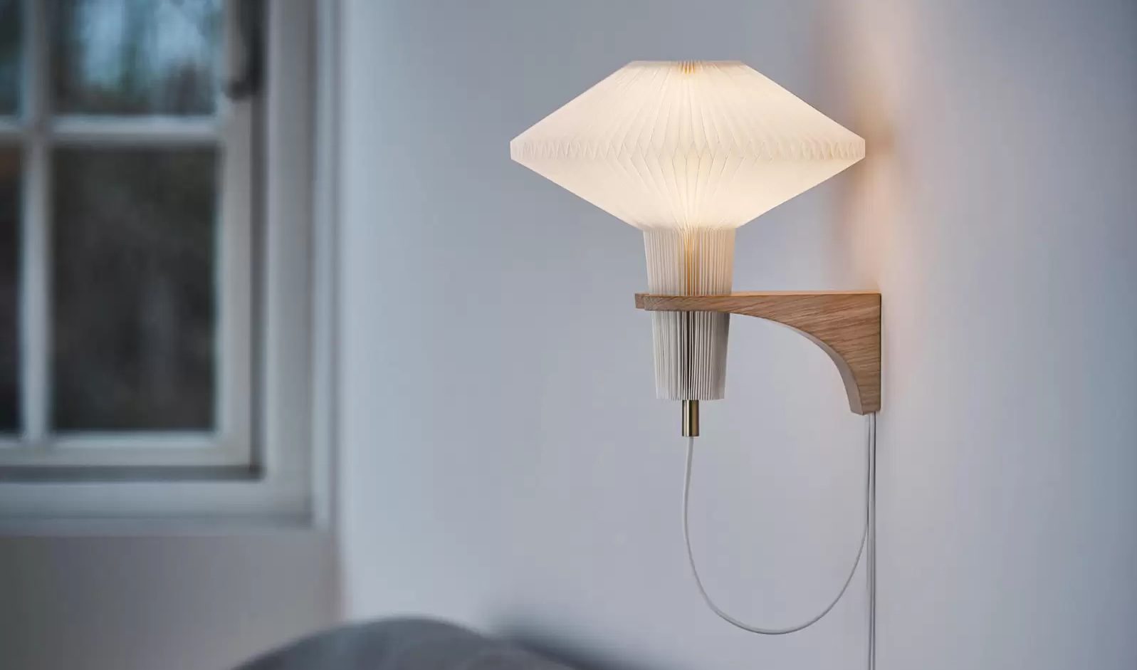 Le Klint 204 - Unik væglampe anvendt til fysikeren Niels Bohrs æresbolig i København